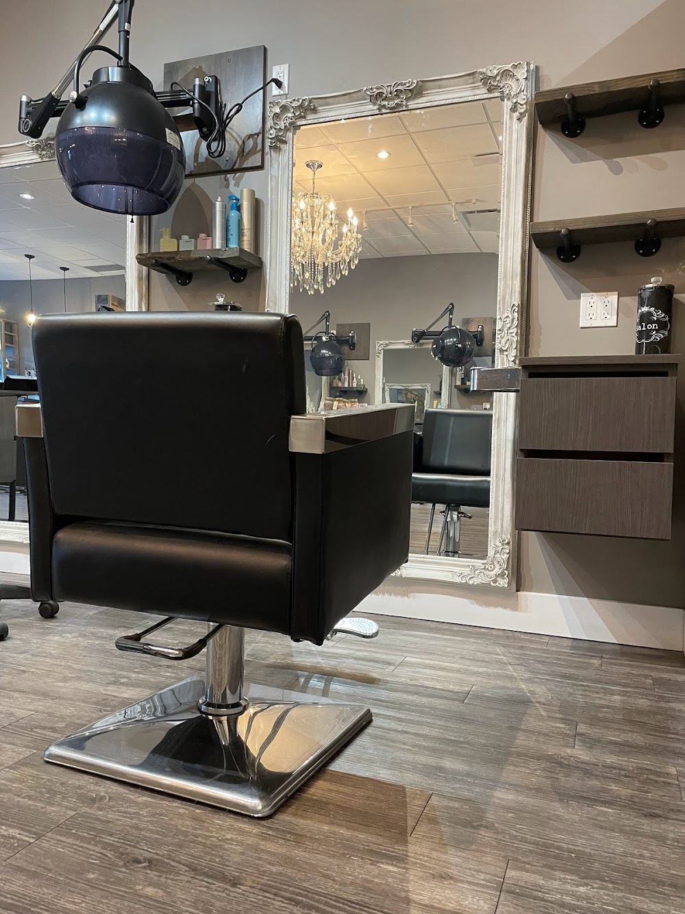 Boulevard Salon