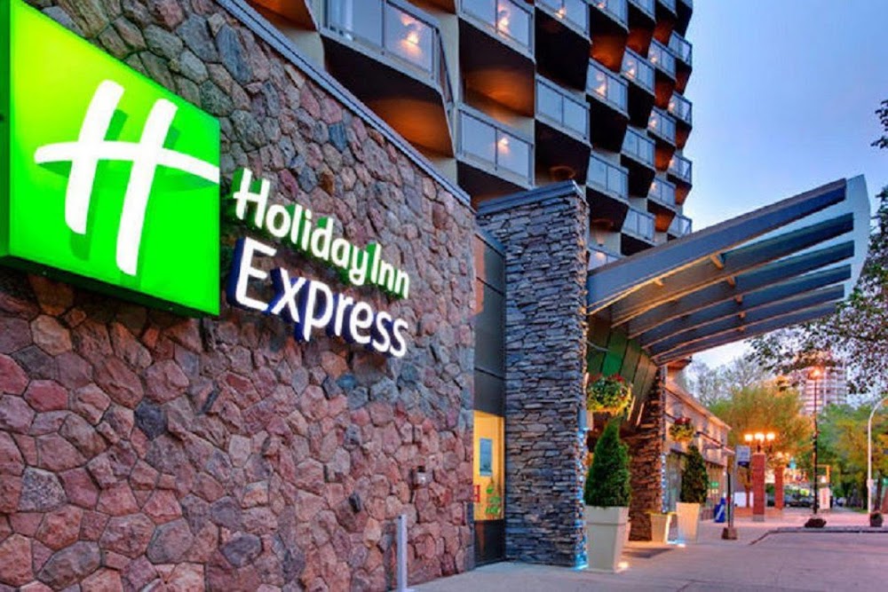 Holiday Inn Express Edmonton Downtown, an IHG Hotel