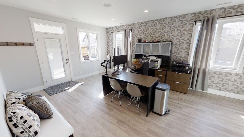 Miranda Neufeld REMAX real estate agent