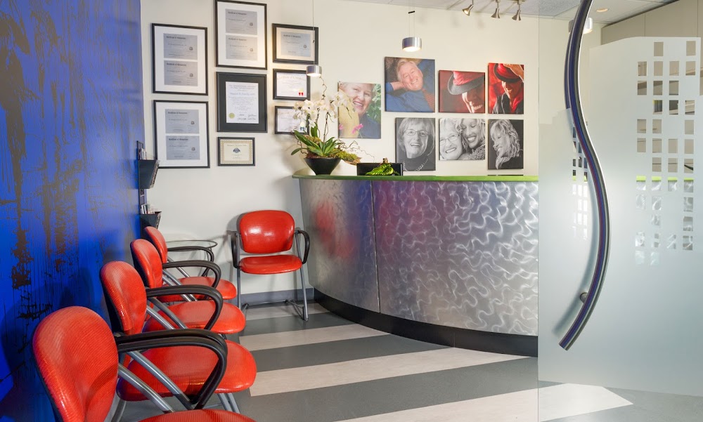 Dental on the Avenue