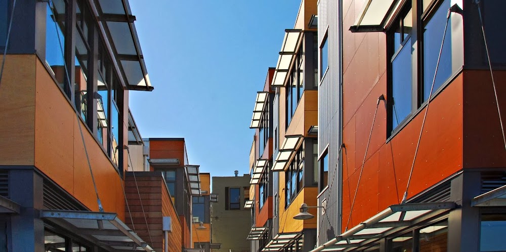 The Island Inn at 123 West