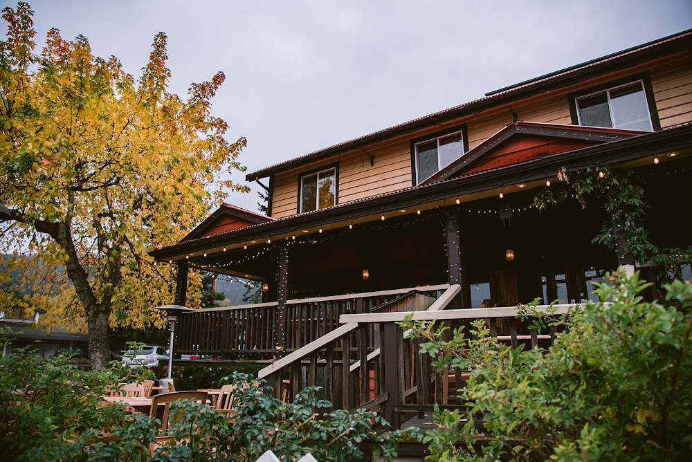 Salt Spring Inn Ltd