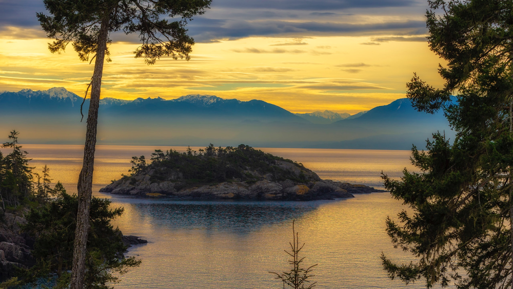 SookePoint Ocean Cottage Resort