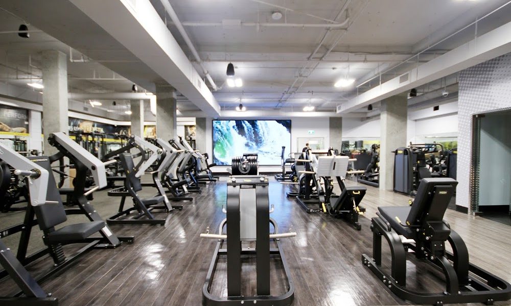 Gold’s Gym West Broadway