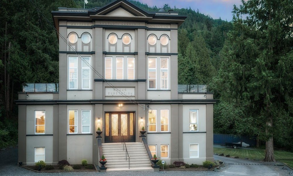 Sara Gillooly Real Estate – RE/MAX All Points